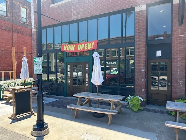 Lollipops Woodfire & Grocery