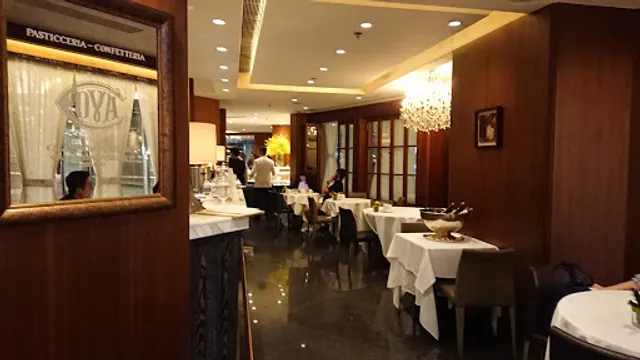 COVA Gateway Arcade Branch (Cake Shop & Caffe)