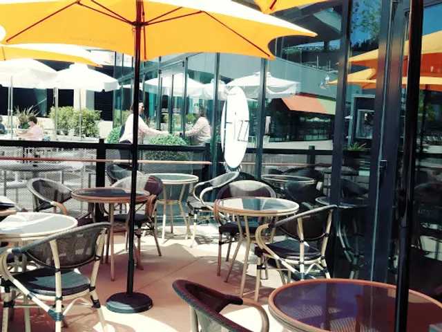 Fizz Champagne & Bubbles Bar