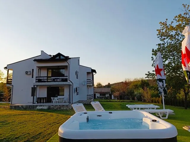 Guest House Gergini - Вила Гергини