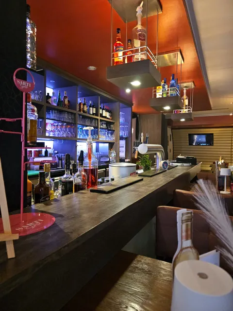 NIX Bar & Lounge // Restaurant