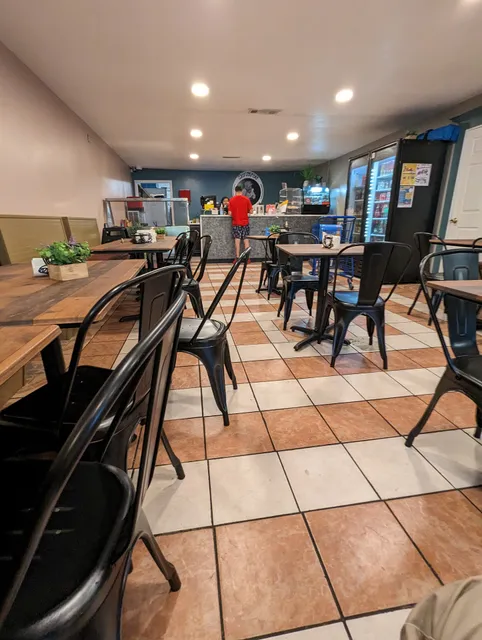 Moyitos Cafe & Grill