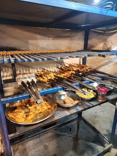 Malik Bar B Q Restaurant & Naan Shop