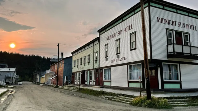 Midnight Sun, a Coast Hotels