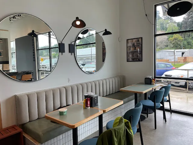 Face Rock Creamery - Coos Bay Village Cafe