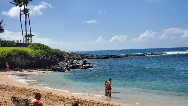 Kapalua Bay Public Pay Beach Parking