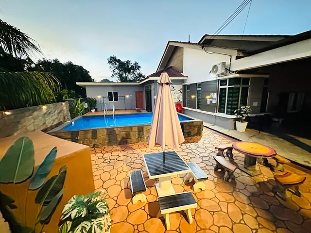 SOFEA H&R (Private Pool Homestay)