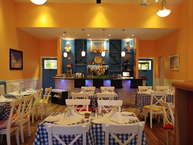 Plaka Greek Taverna - Okotoks