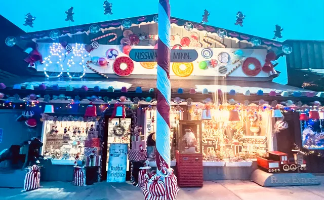 Nisswa Totem Pole Boutique Marketplace