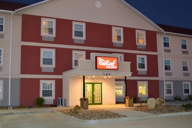Red Roof Inn & Suites Dickinson