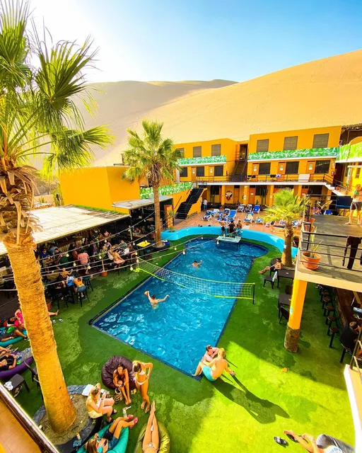 Wild Rover Huacachina