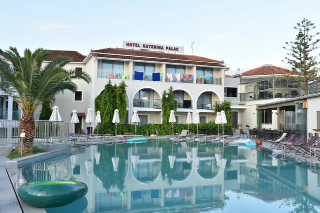 Katerina Palace Hotel And Studios