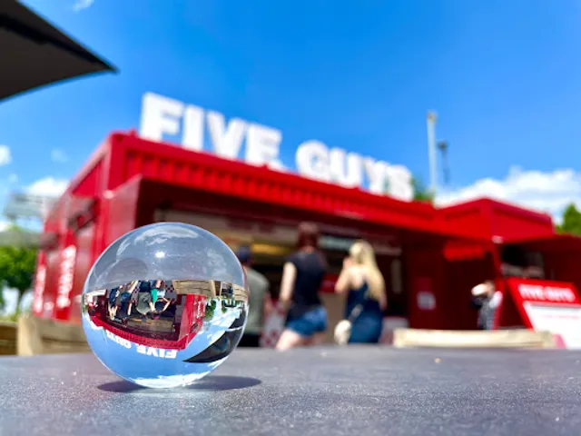 Five Guys Zweibrücken, Fashion Outlet