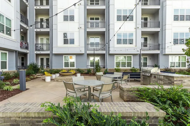 Kasa FreeMoreWest Charlotte