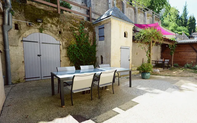 Bed & Breakfast In Poitiers - The 3 Fountains