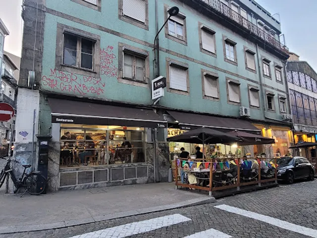 Almada Café