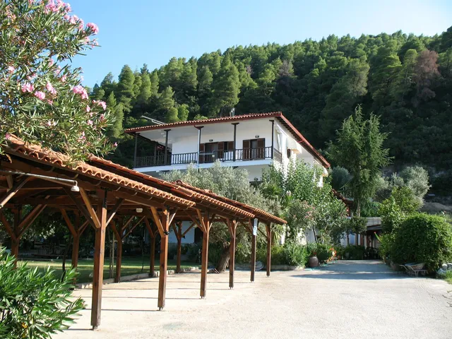 Nikos-Panagiota Apartments