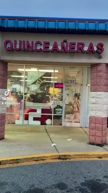 Quinceañera boutique L