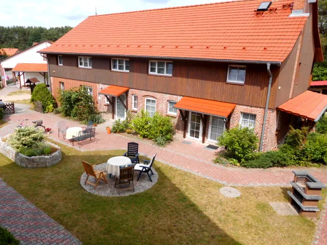 Ferienwohnungen Charlottenhof - Karin Kröplin