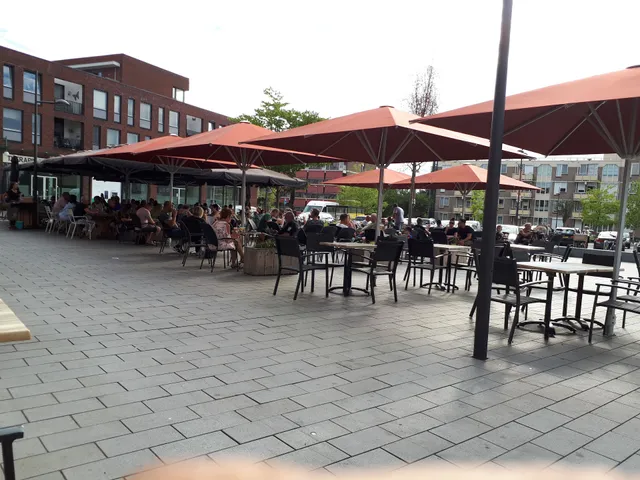 LUNA Eten & Drinken Stein