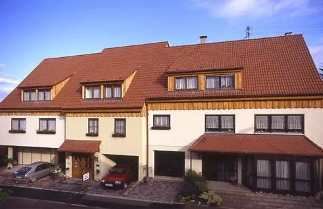 Reinhardtshof - Marina Schiller