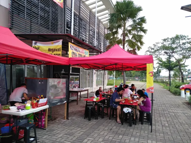 Warung Seafood Tumpah Keluarga