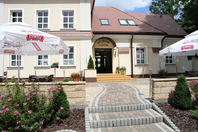 Hotel "Pod Filarami"