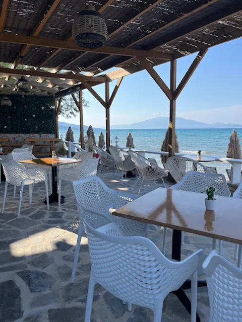 Hakuna Matata beach bar