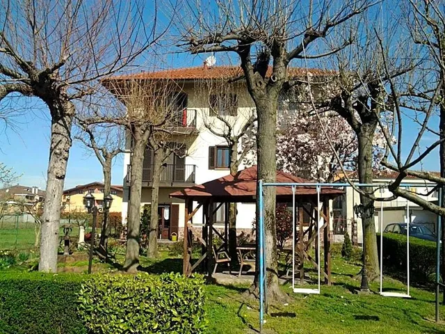 B&B LE CAMELIE BAREGGIO