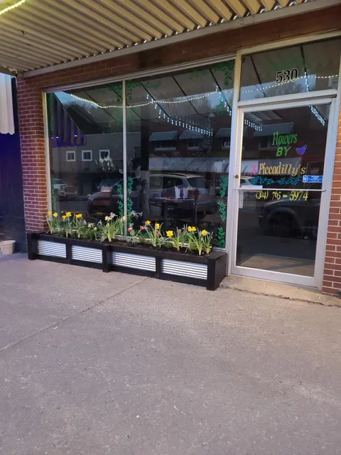 Stone Run Station - Piccadilly's Flower Shoppe