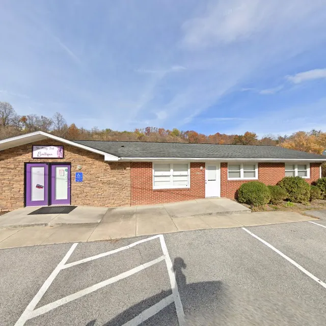 The Messy Tuck Boutique