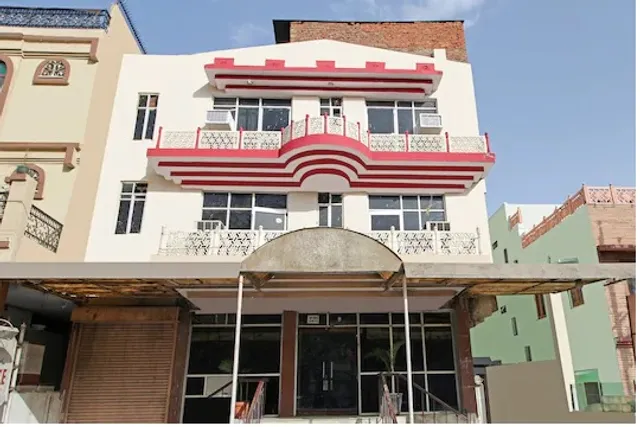 Hotel Apoorva Deluxe Jaipur