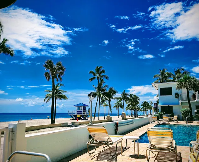 Tide Ocean Front Vacation Apartments - Hollywood Beach