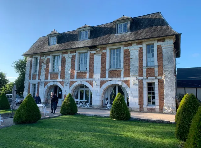 Domaine De L'orangerie Du Château De Motteville, Chambres D'hôtes Et Salle De Réception