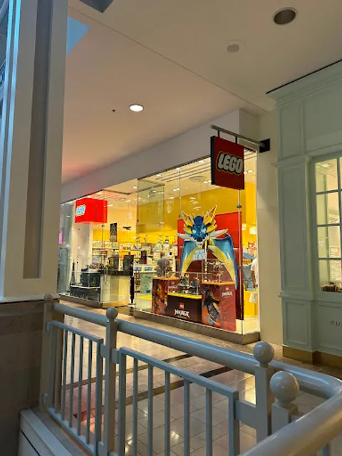 The LEGO® Store Bridgewater Commons
