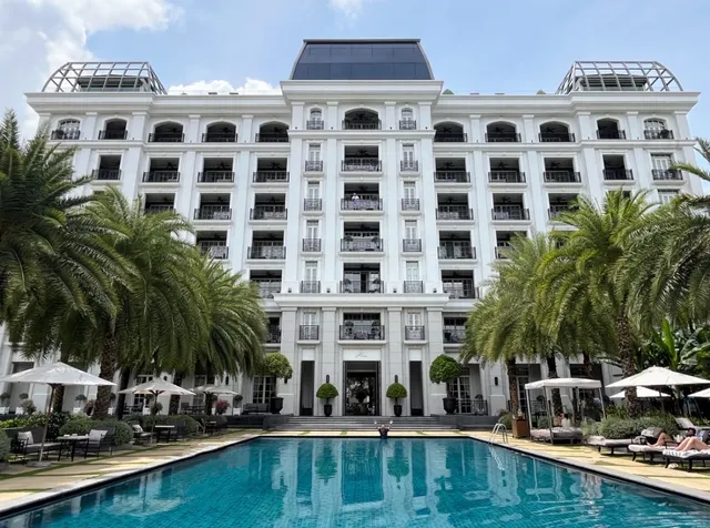 MIA Hotel river side