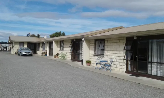 Moeraki Boulders Motel