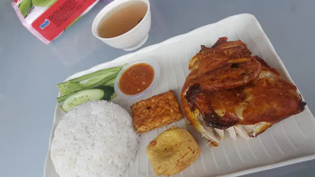 Ayam Penyet Tasik