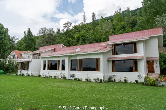 ORANIA | Hotels in Srinagar | Rooms near me | Guest house in Srinagar | Luxury villa in Srinagar | Rooms in Kashmir