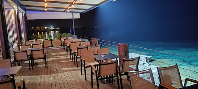 Albatross Seaside Cafe-Bar