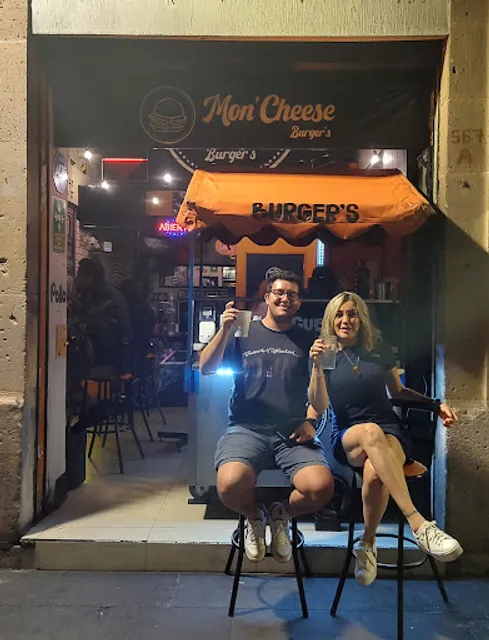 Mon'cheese Burger's