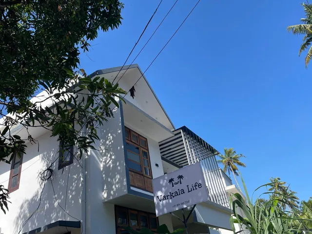 Varkala Life Homestay & Guest House