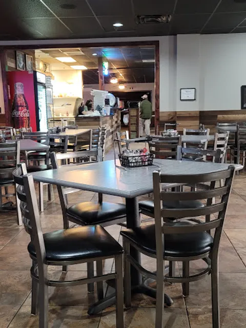 Gusano's Chicago-Style Pizzeria