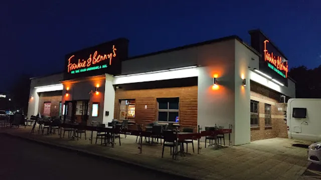 Frankie & Benny's