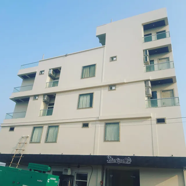 Hotel Sterling 30