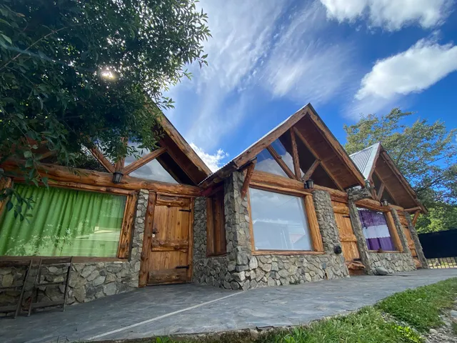 Hostel y Cabañas Pehuenia