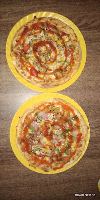 Laziz pizza Mainpuri