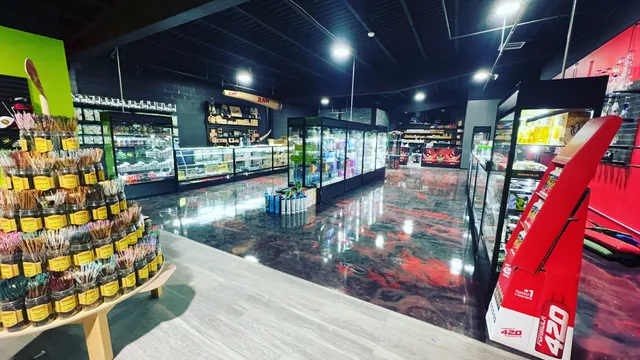 Signature Cigar & Smoke Collective