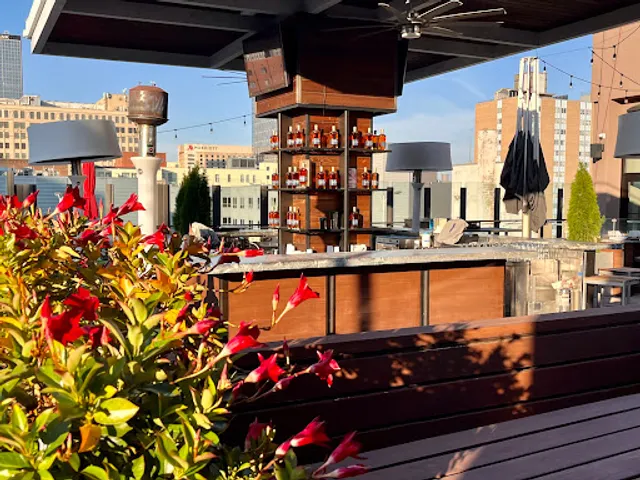 8UP Elevated Drinkery & Kitchen