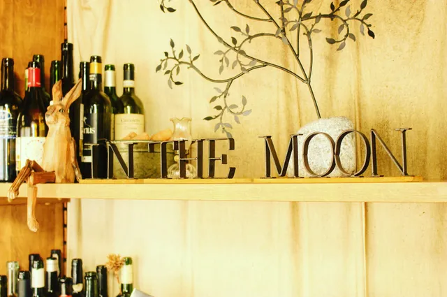 DINING TERRACE IN THE MOON 照国